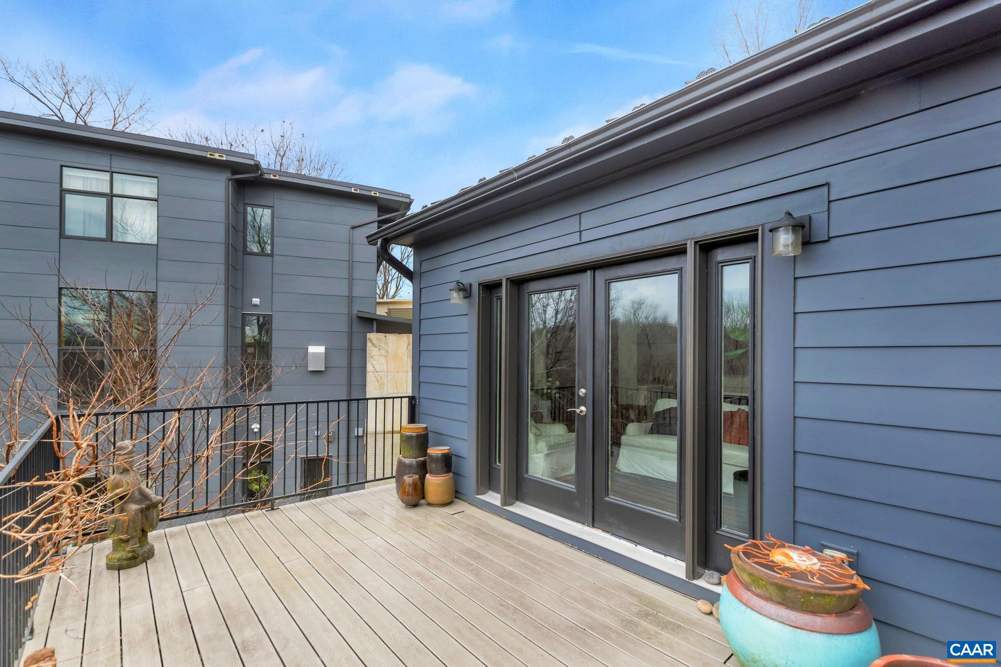 108 RIVERBLUFF CIR