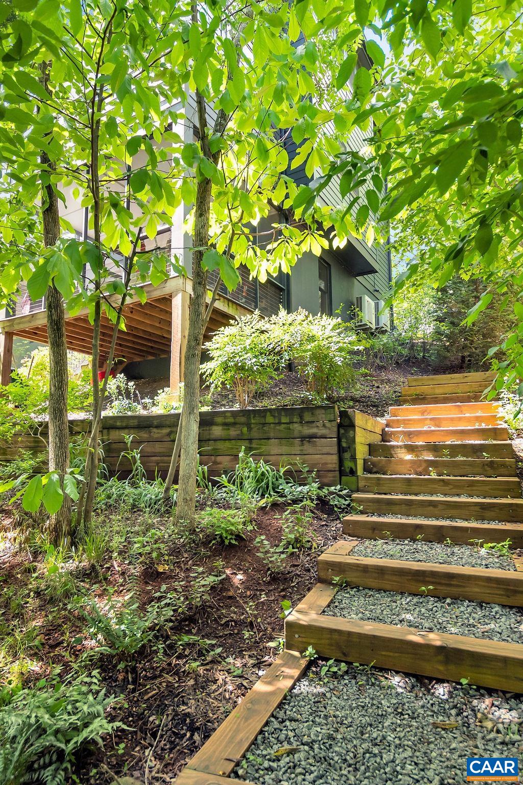 108 RIVERBLUFF CIR