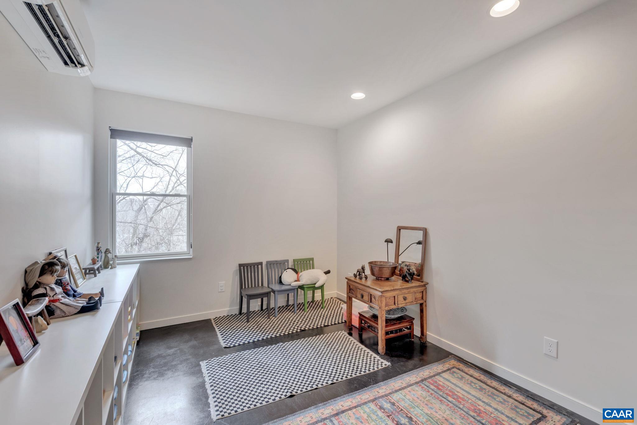 108 RIVERBLUFF CIR