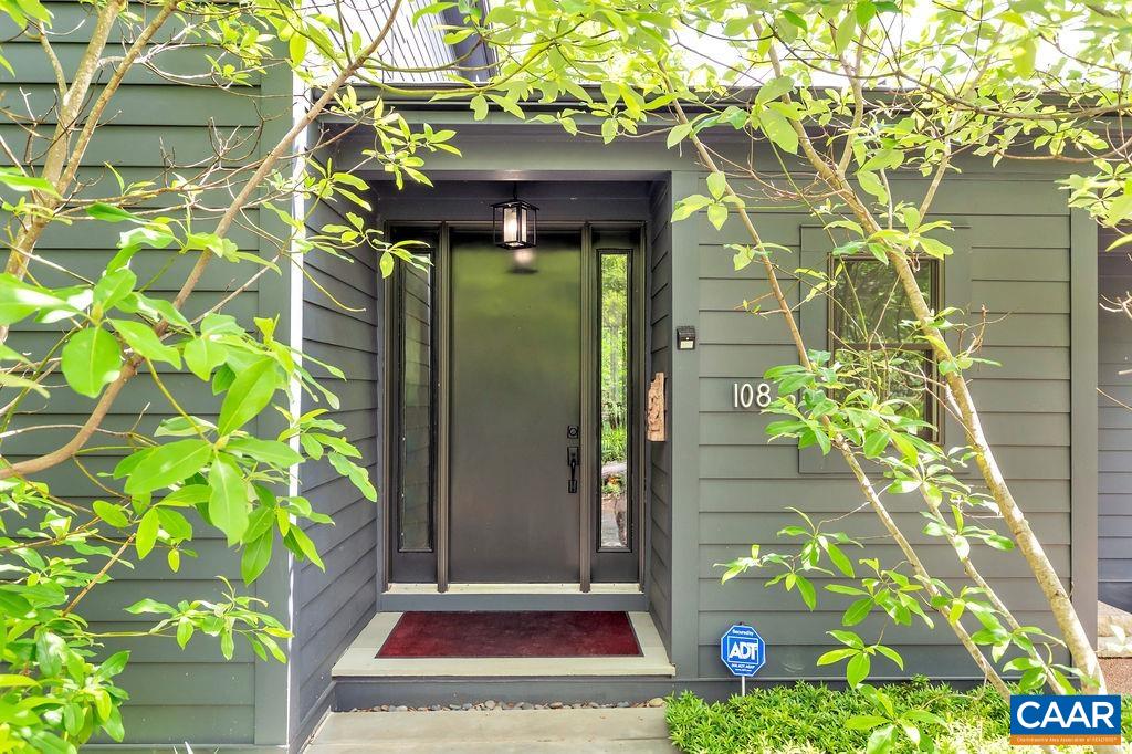 108 RIVERBLUFF CIR
