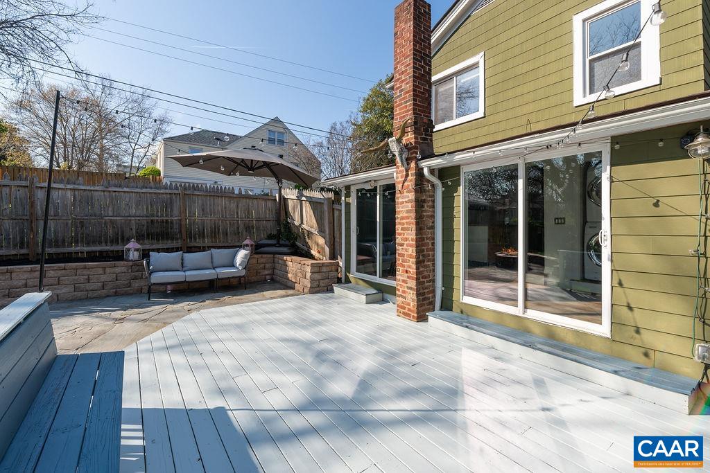 900 ELLIOTT AVE