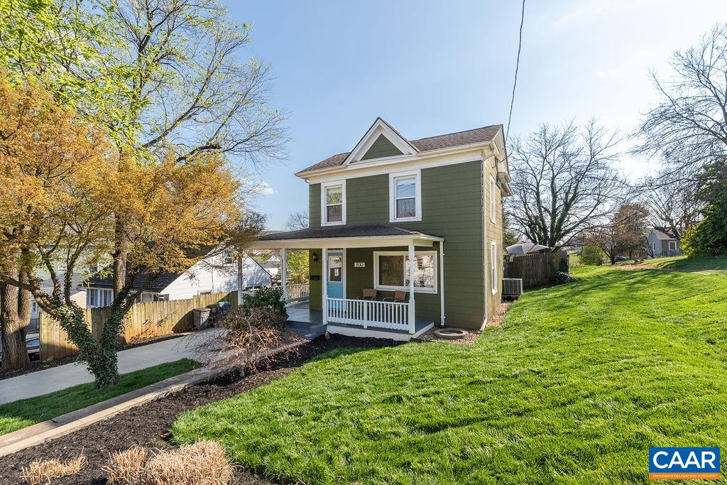 900 ELLIOTT AVE