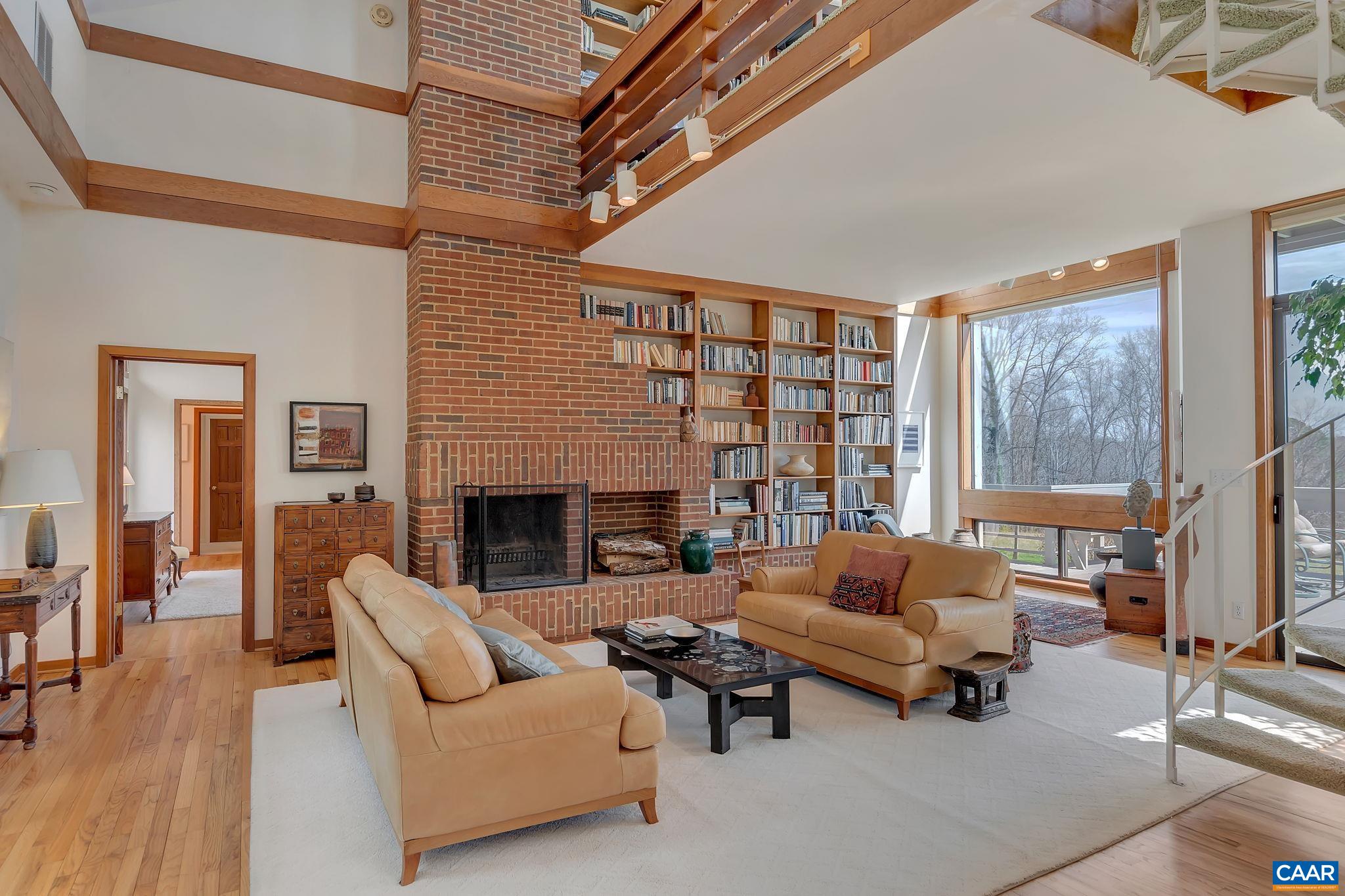 200 TUCKAHOE FARM LN