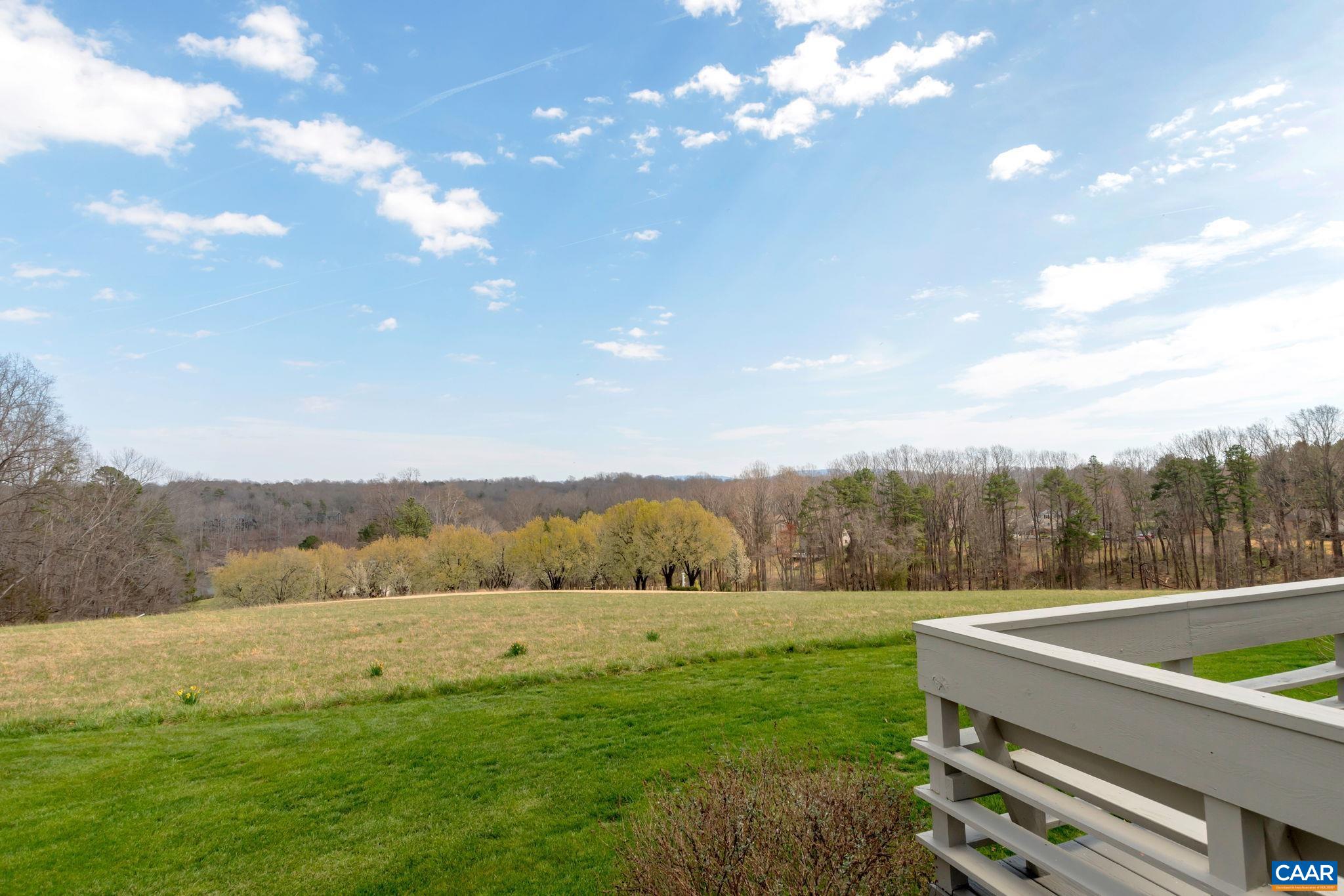 200 TUCKAHOE FARM LN