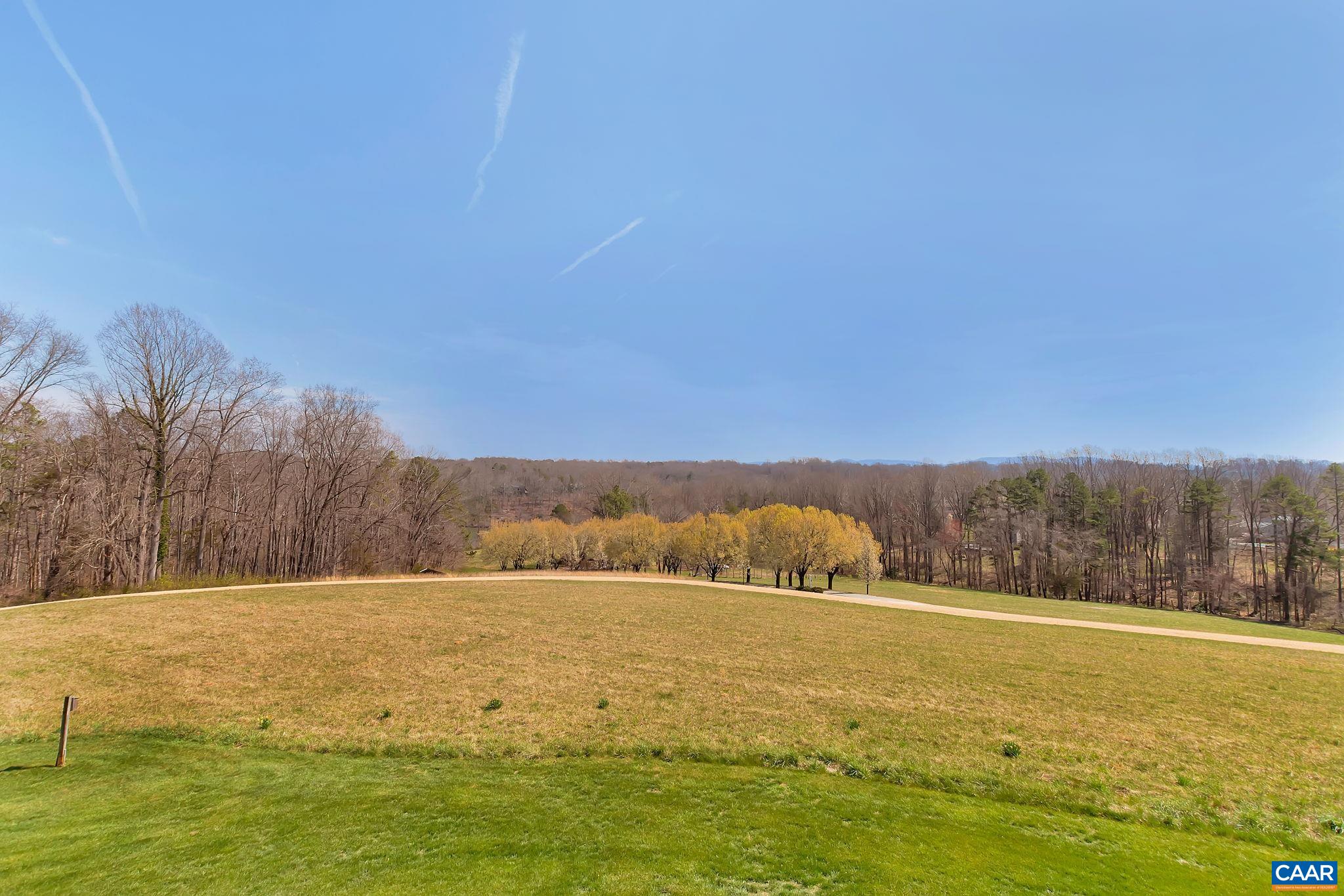 200 TUCKAHOE FARM LN