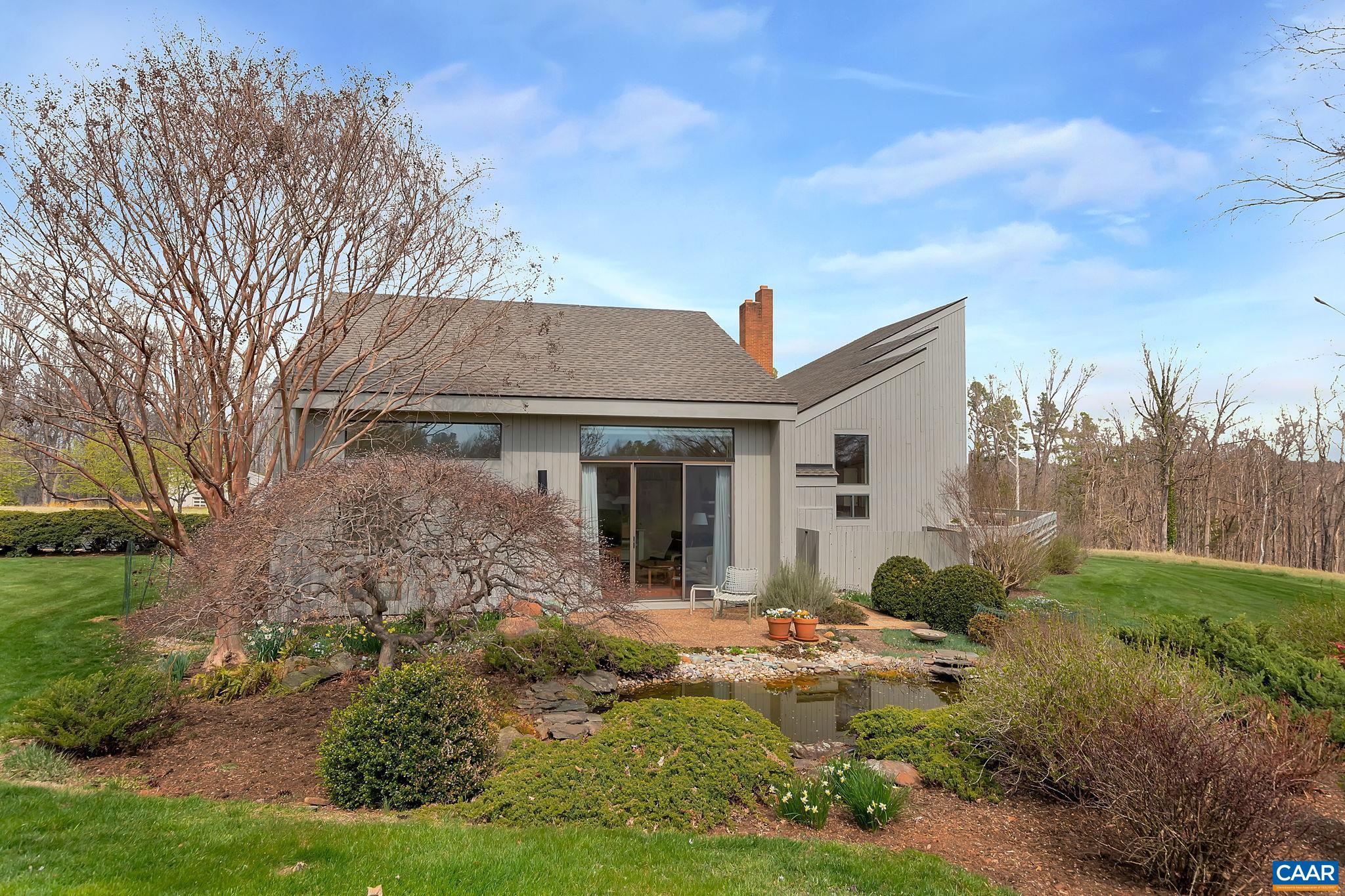 200 TUCKAHOE FARM LN