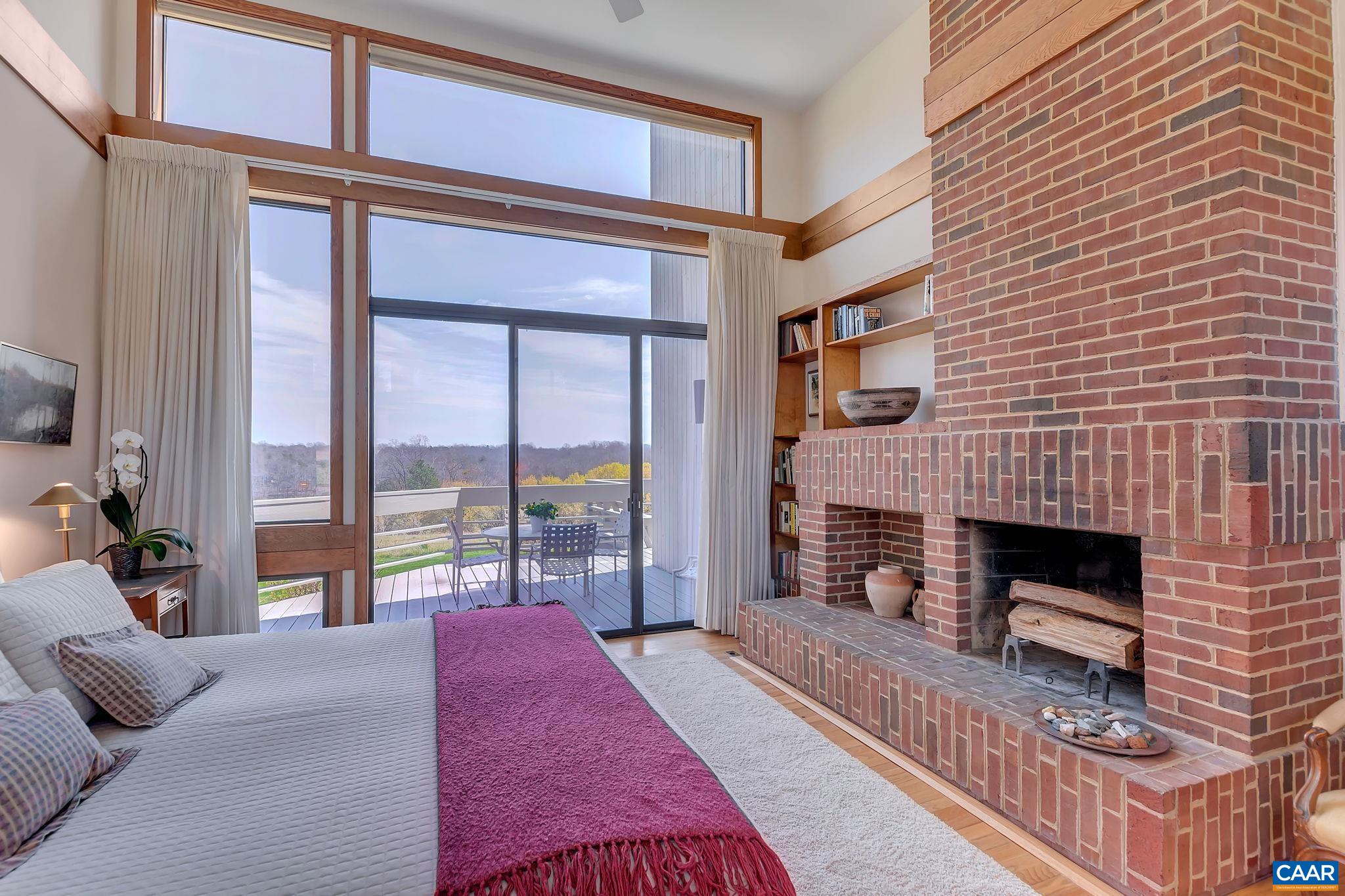 200 TUCKAHOE FARM LN