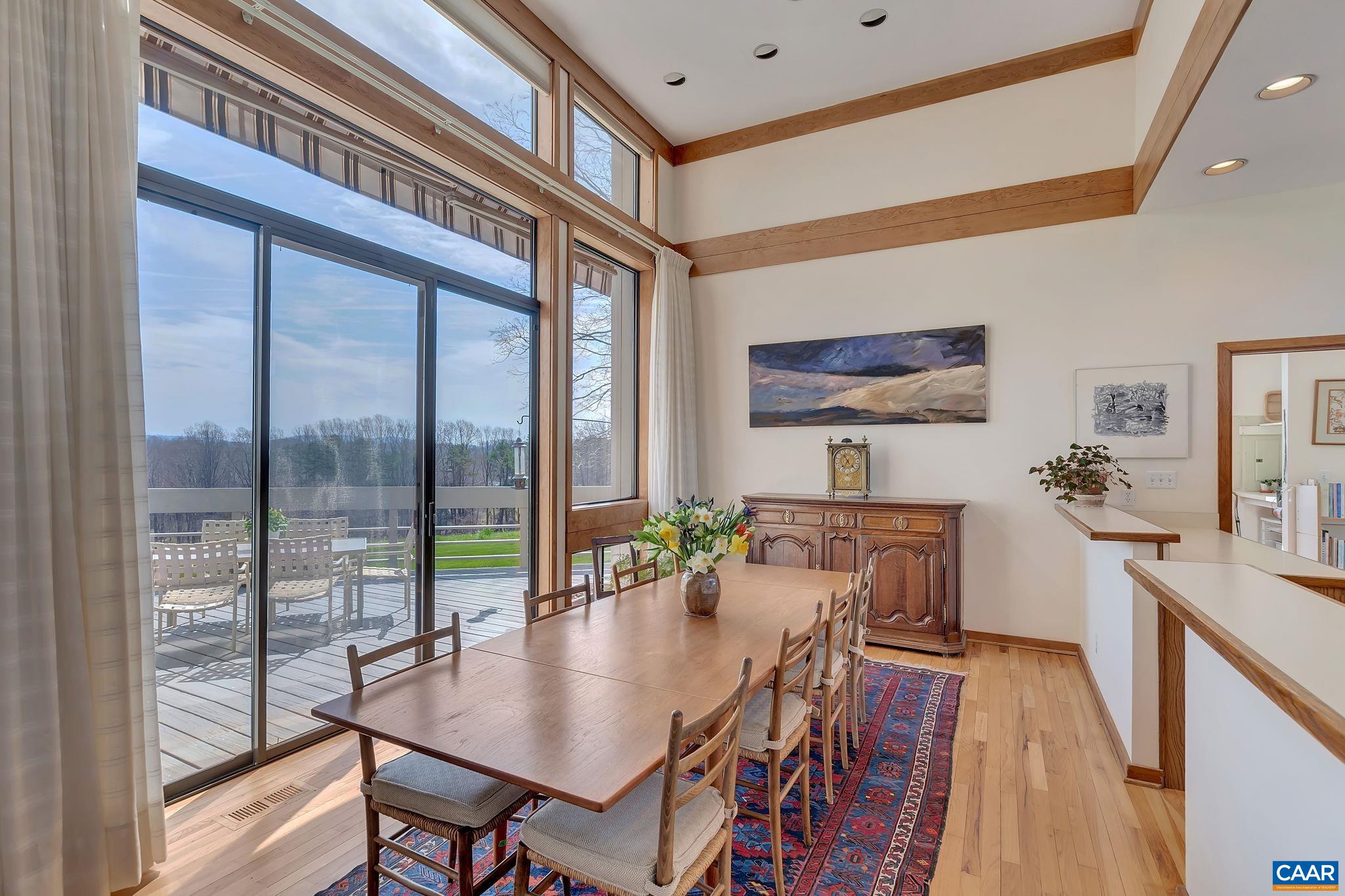 200 TUCKAHOE FARM LN