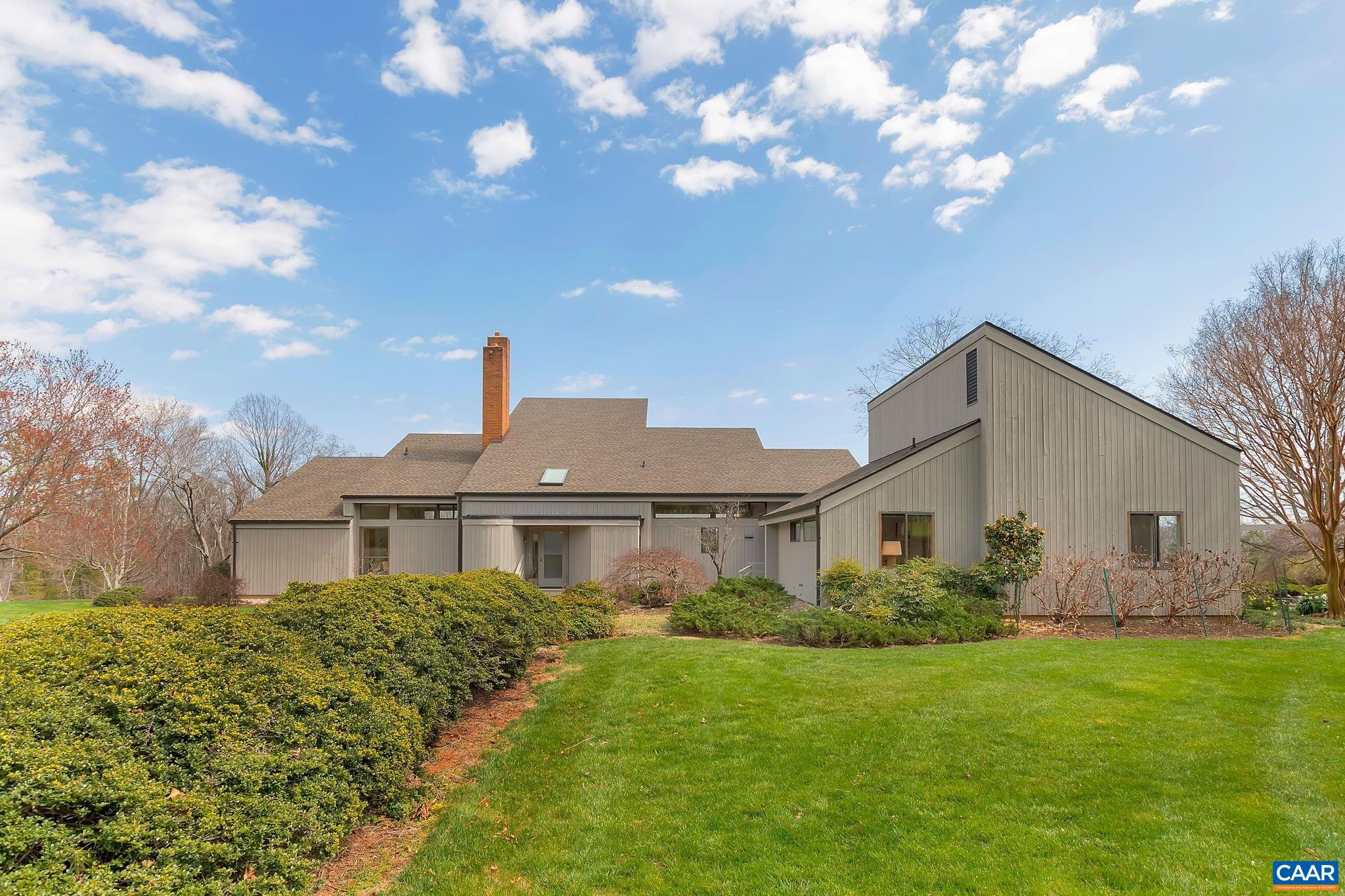 200 TUCKAHOE FARM LN