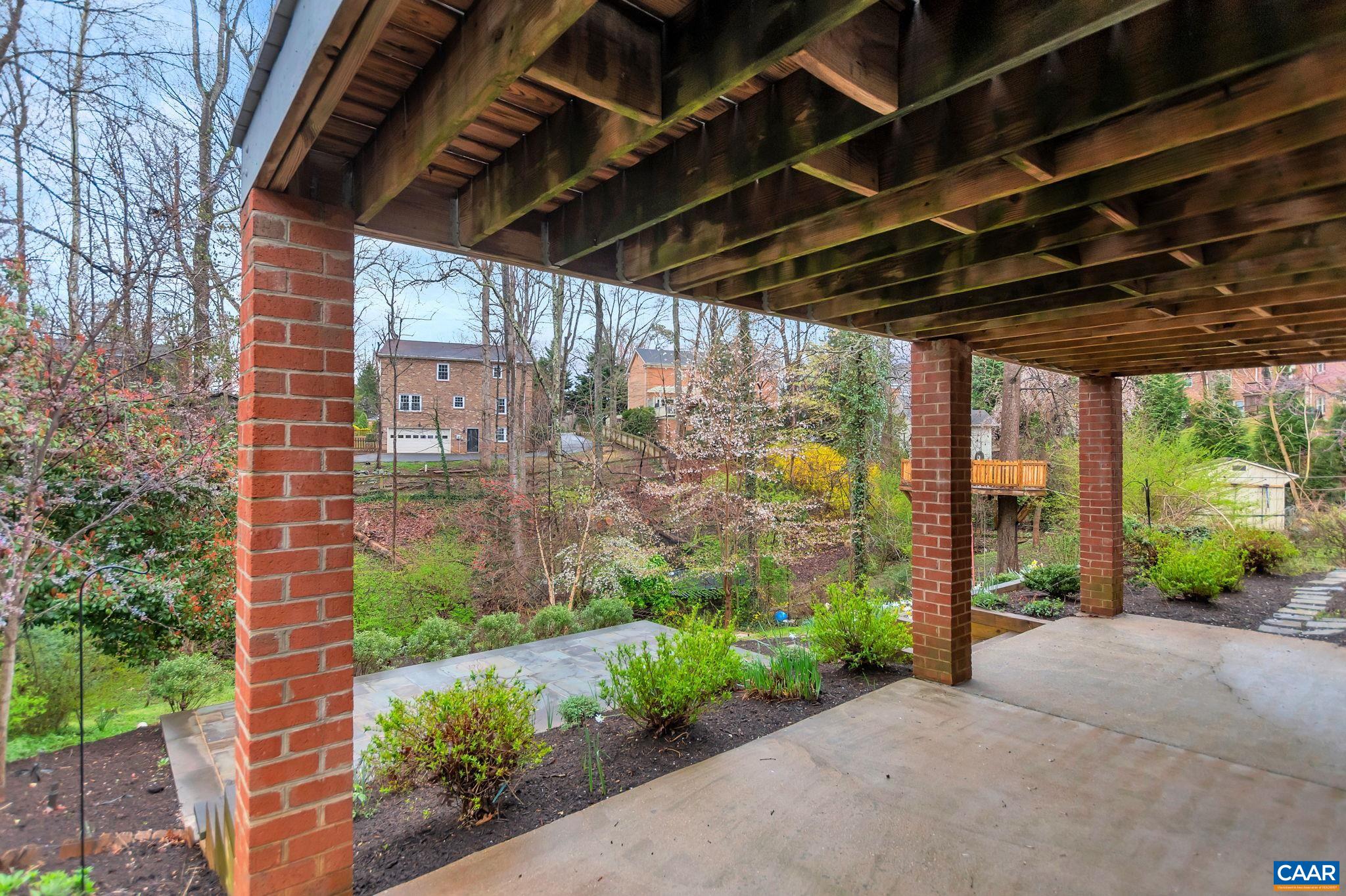 2506 WOODHURST RD