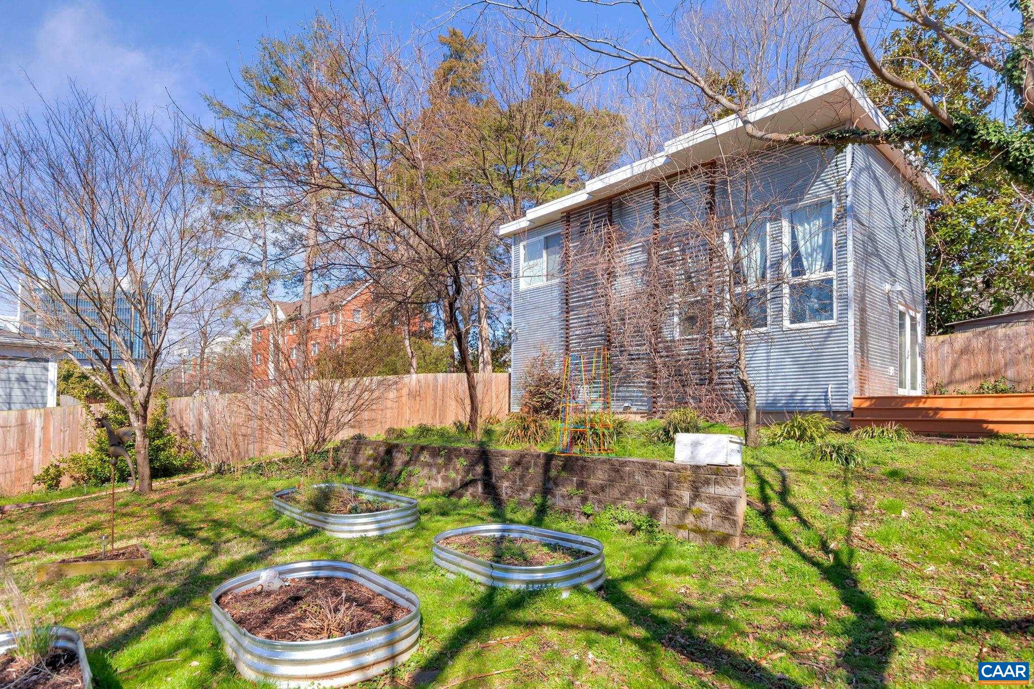 817 KING ST