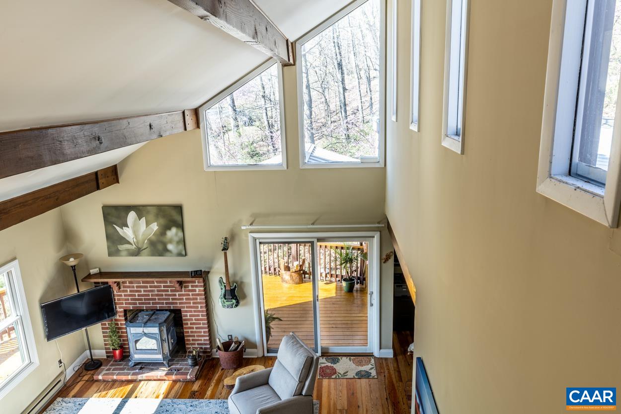 504 FARMVIEW RD