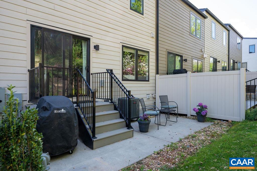 119 ROADES CT