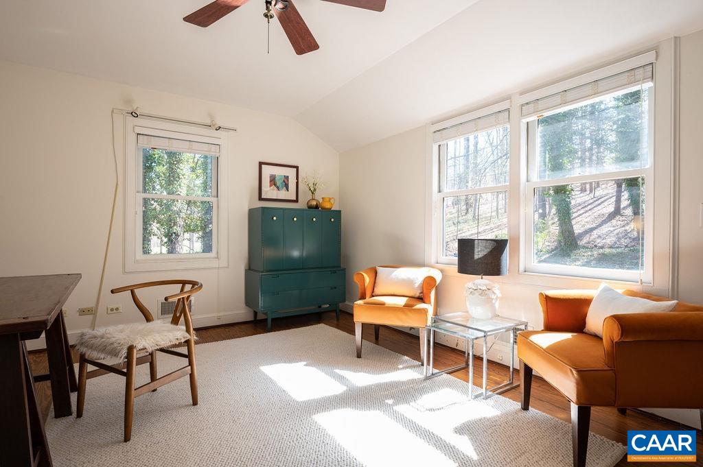 108 FALCON DR