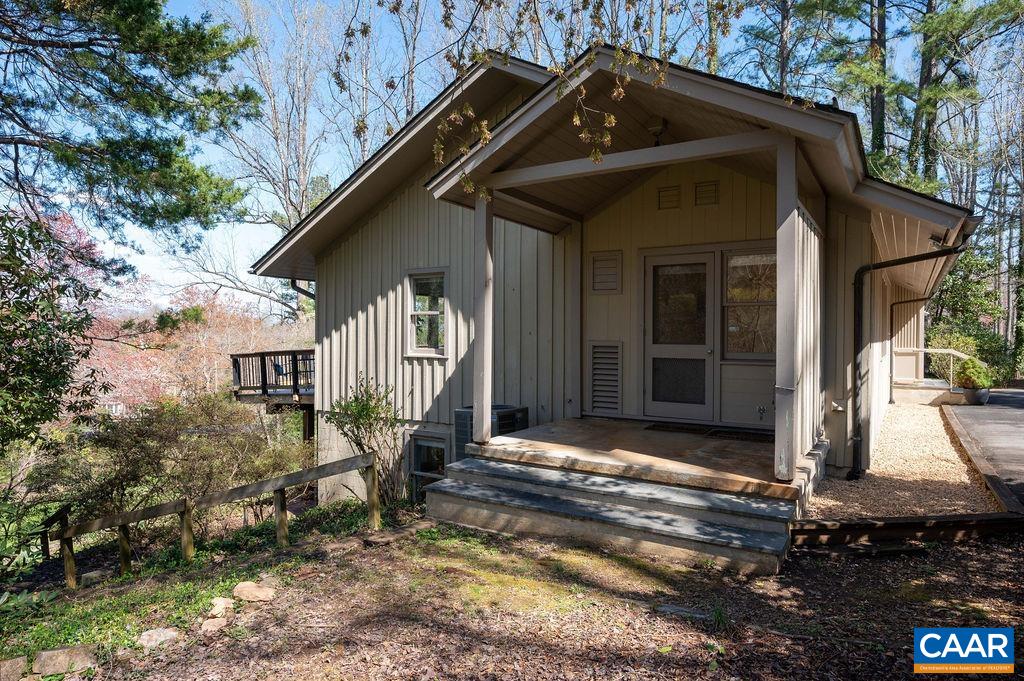 108 FALCON DR