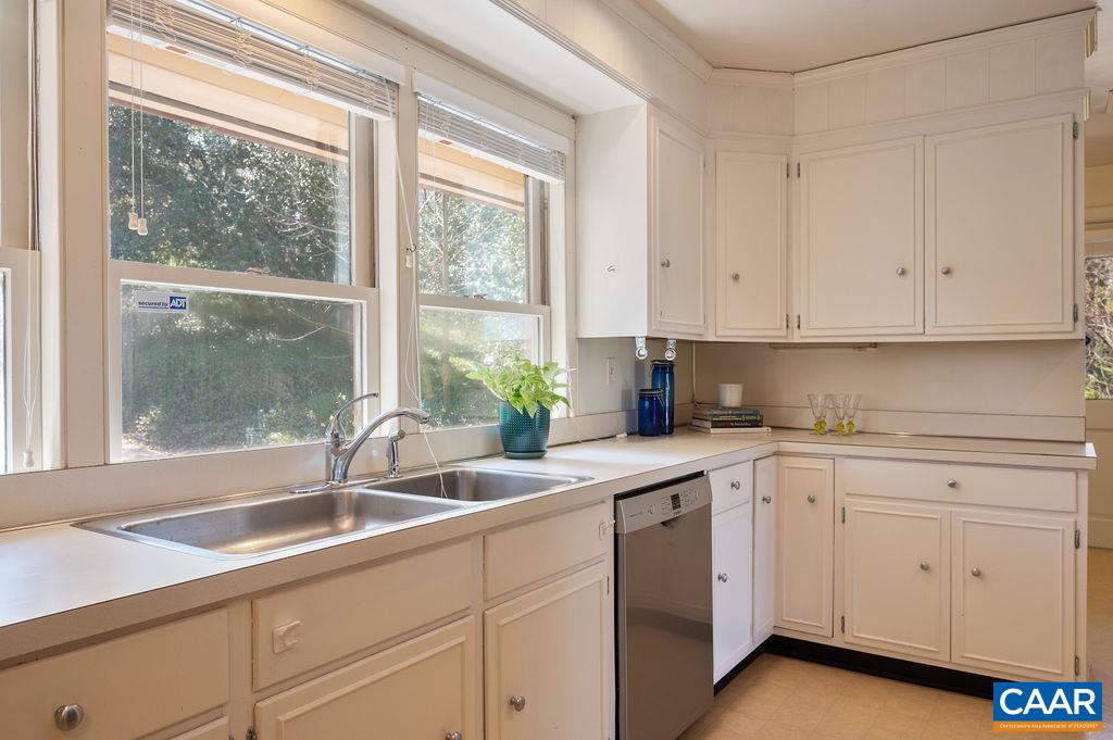 108 FALCON DR
