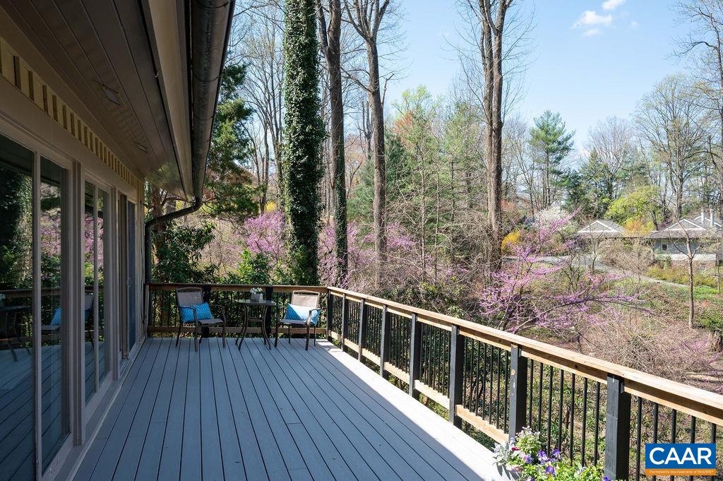 108 FALCON DR