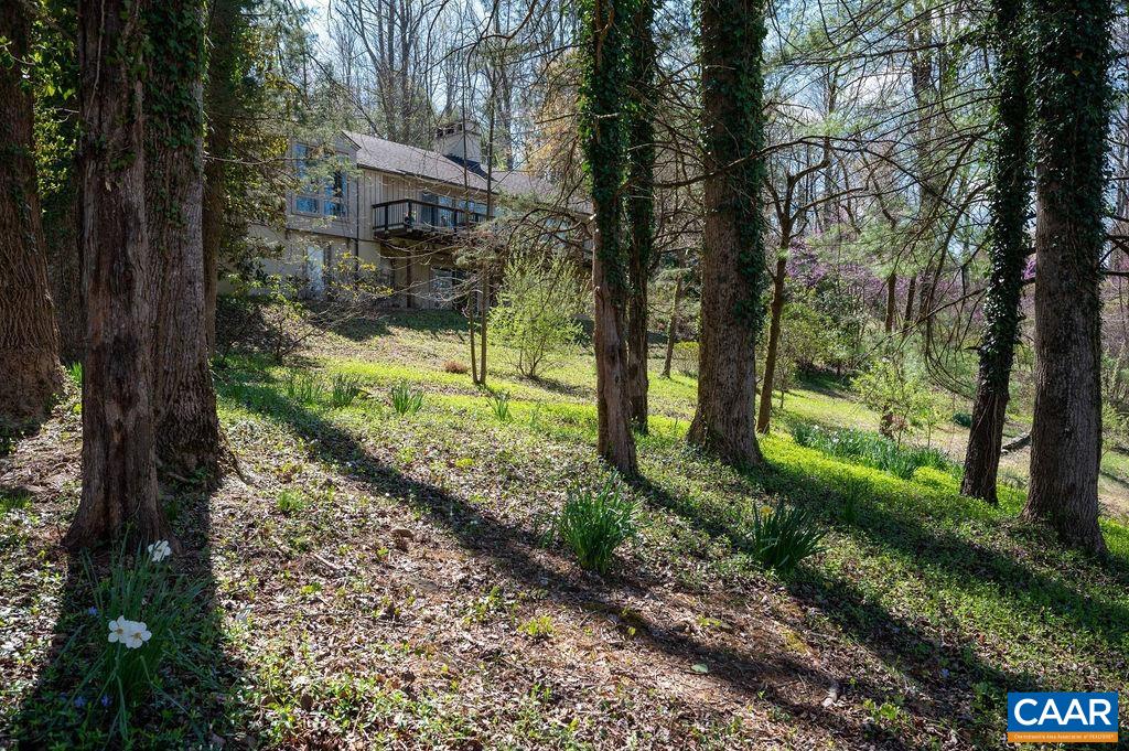 108 FALCON DR