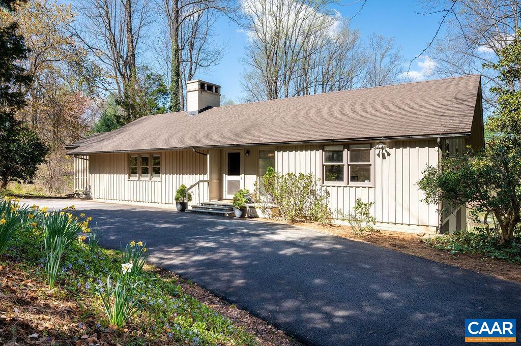 108 FALCON DR