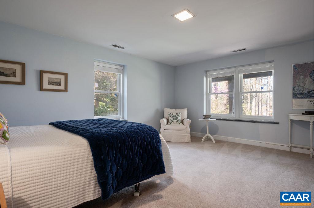 108 FALCON DR