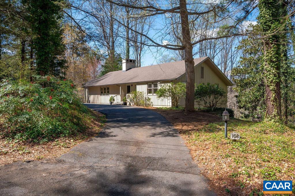 108 FALCON DR