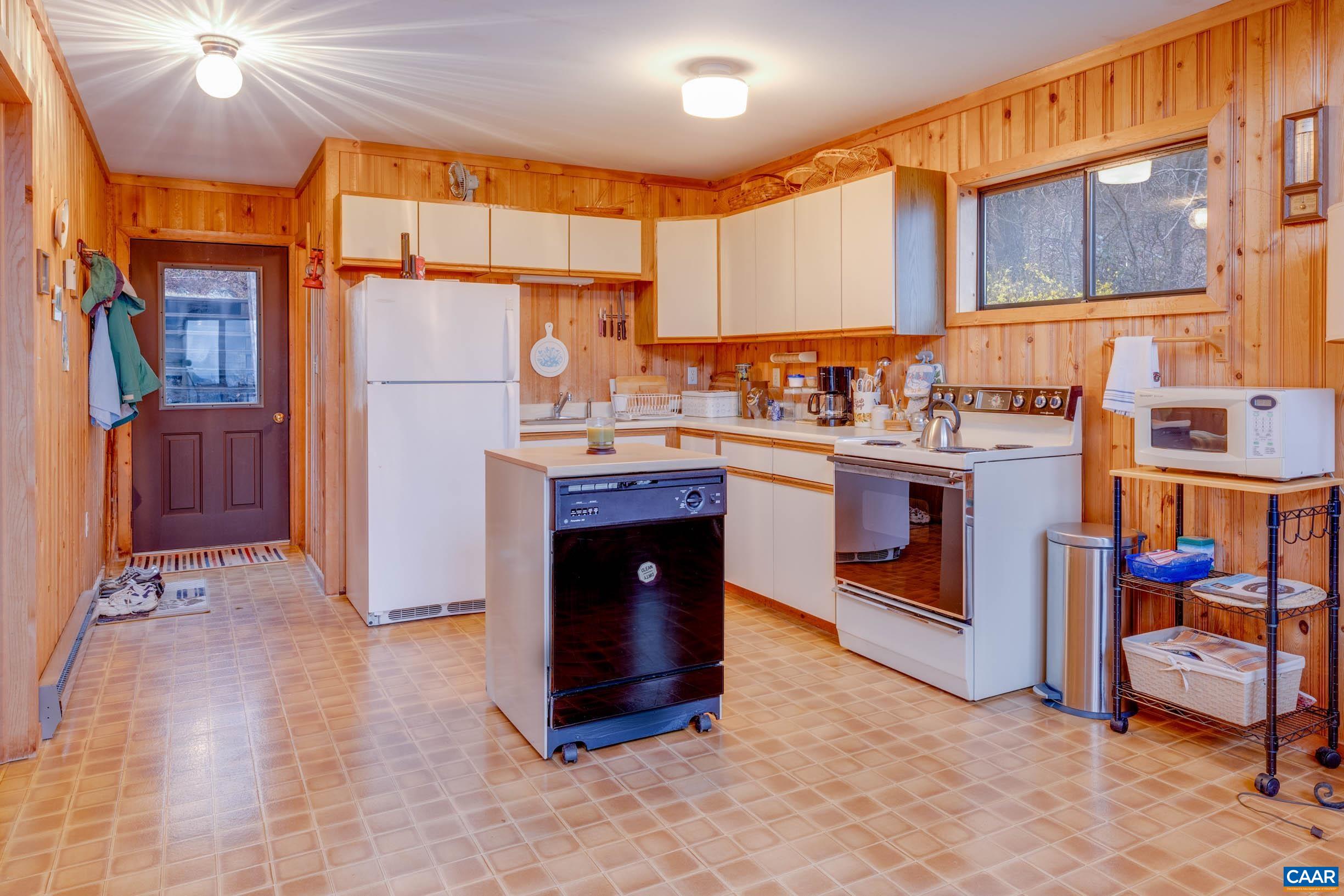 3728 FLATTOP MOUNTAIN RD