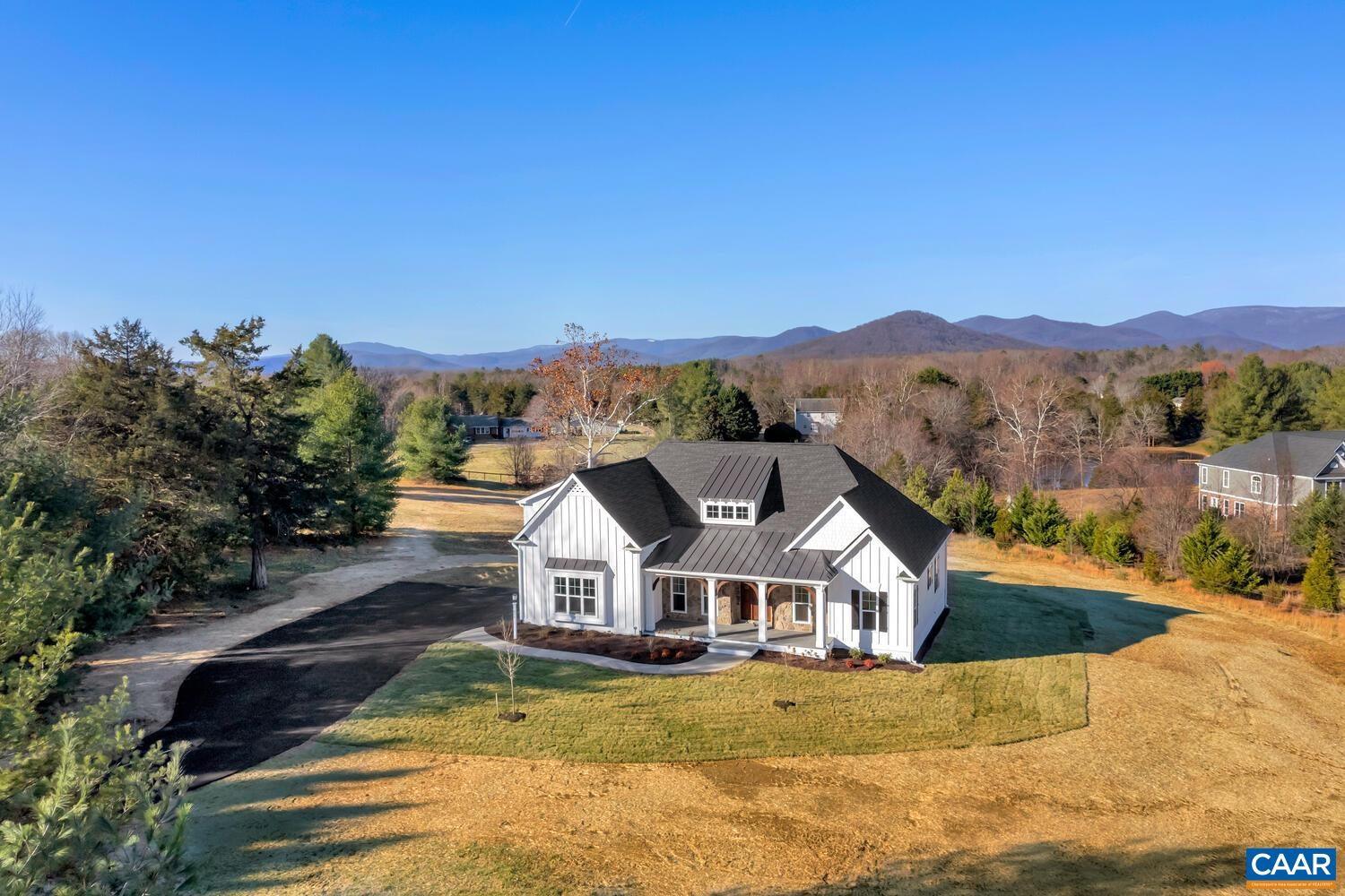 550 SPRING LAKE DR