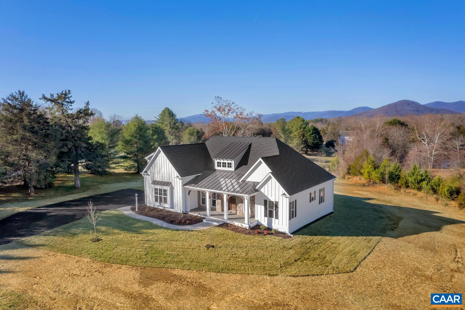 550 SPRING LAKE DR