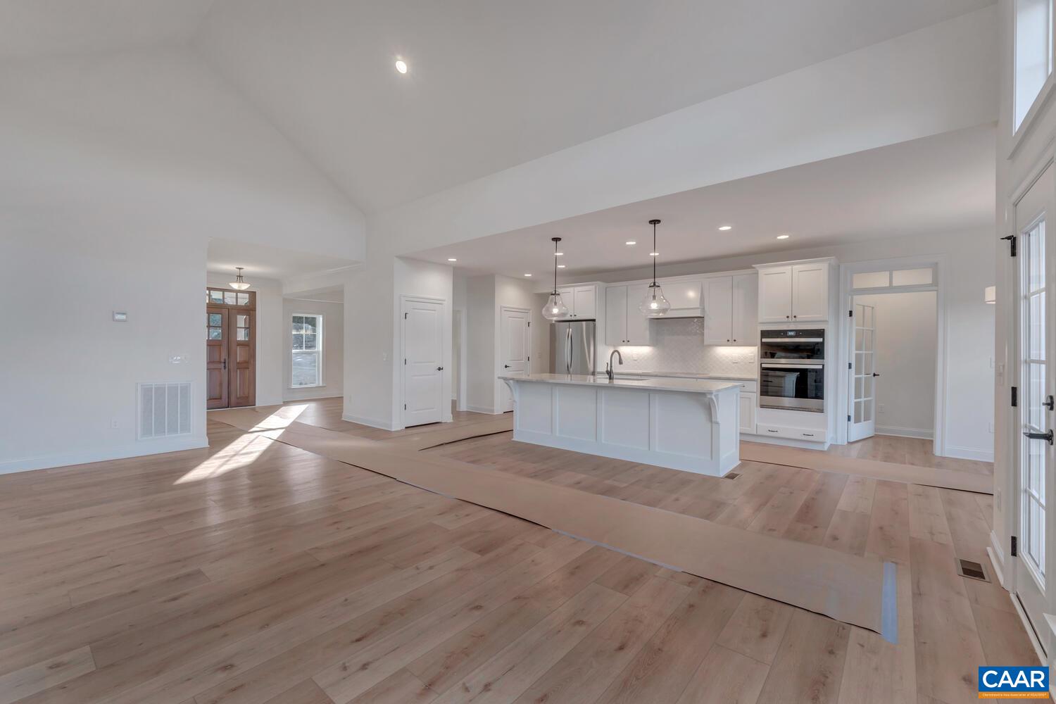 550 SPRING LAKE DR