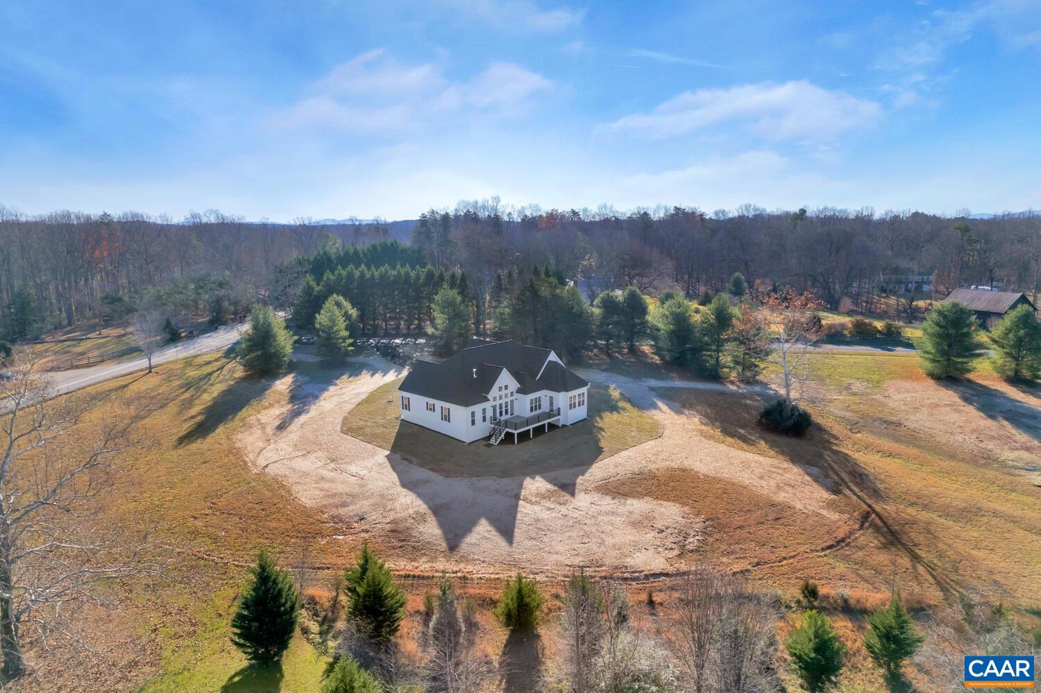 550 SPRING LAKE DR