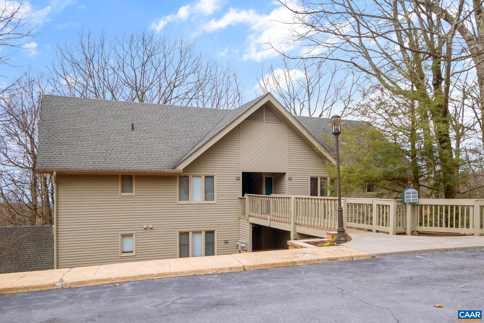 2221 TANNERS RIDGE CONDOS