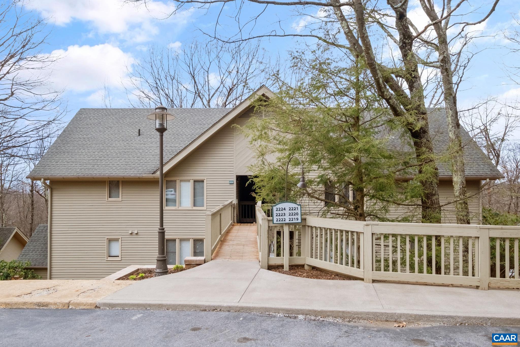 2221 TANNERS RIDGE CONDOS