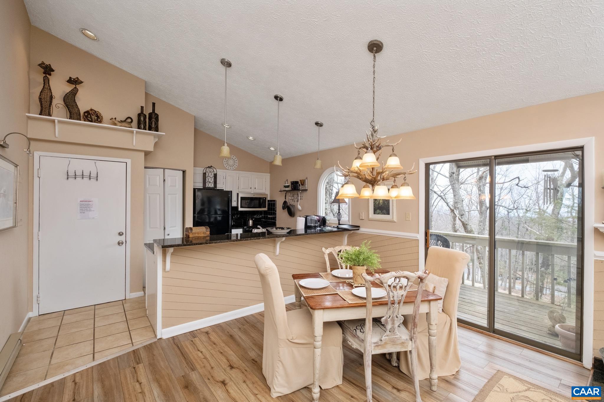 2221 TANNERS RIDGE CONDOS