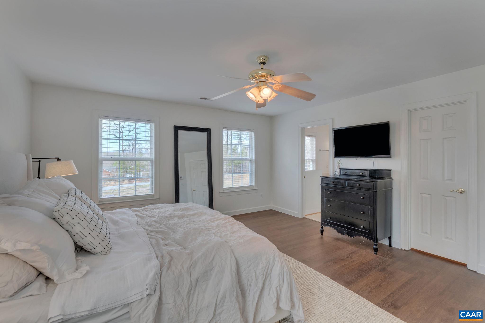 122 WIND RIDGE DR