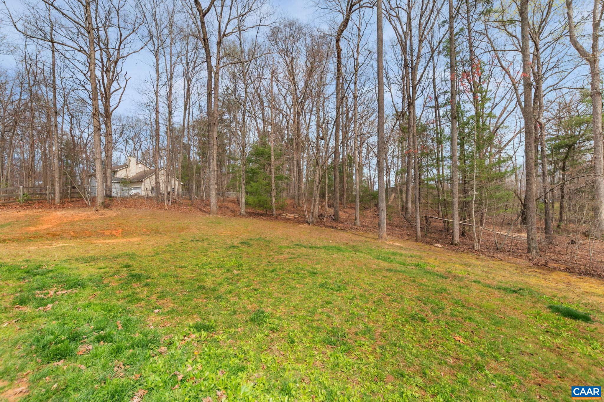 122 WIND RIDGE DR
