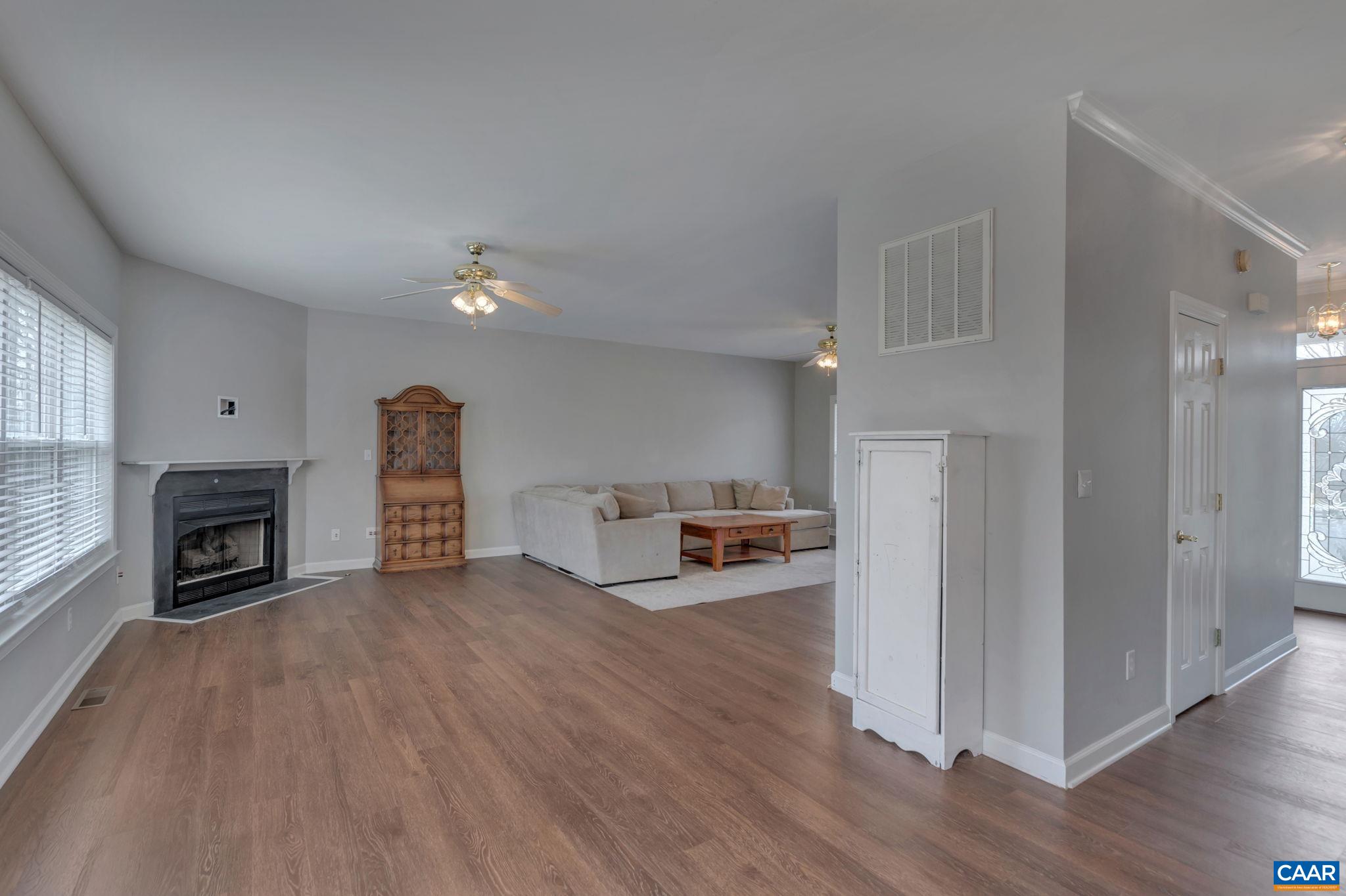 122 WIND RIDGE DR
