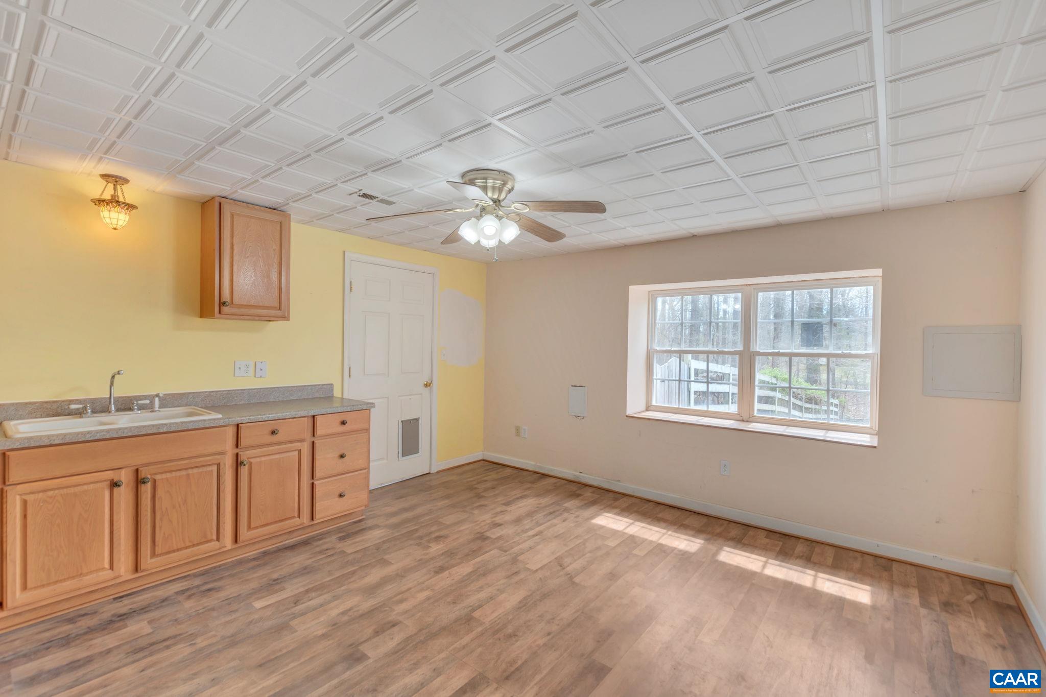122 WIND RIDGE DR