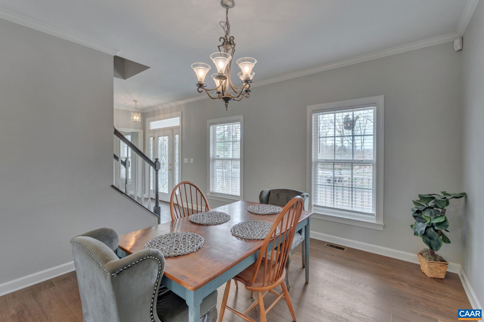 122 WIND RIDGE DR