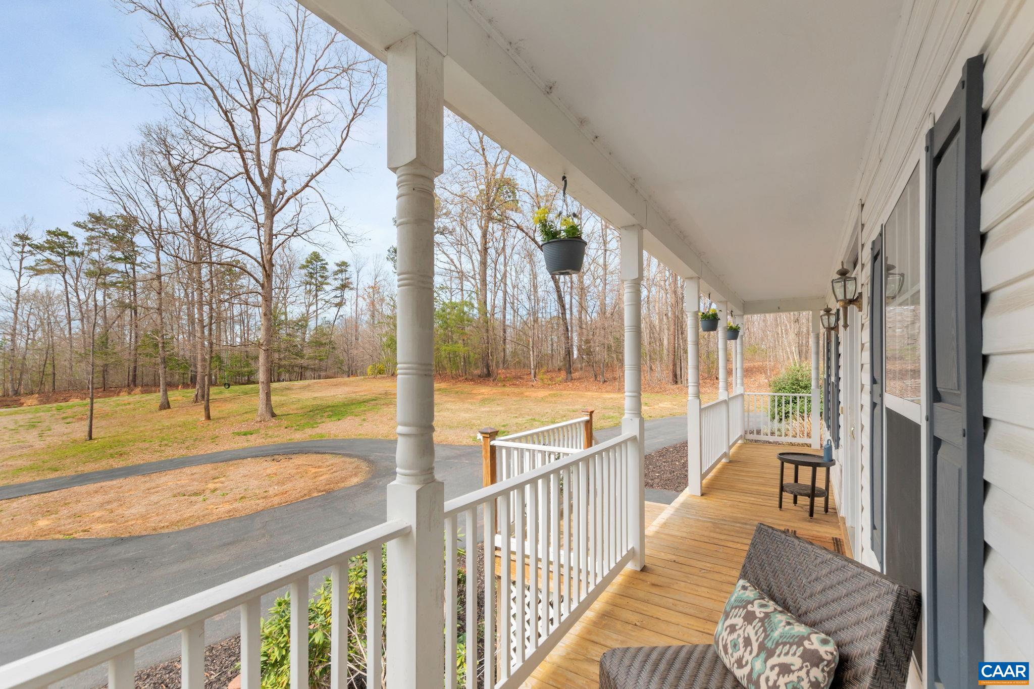 122 WIND RIDGE DR