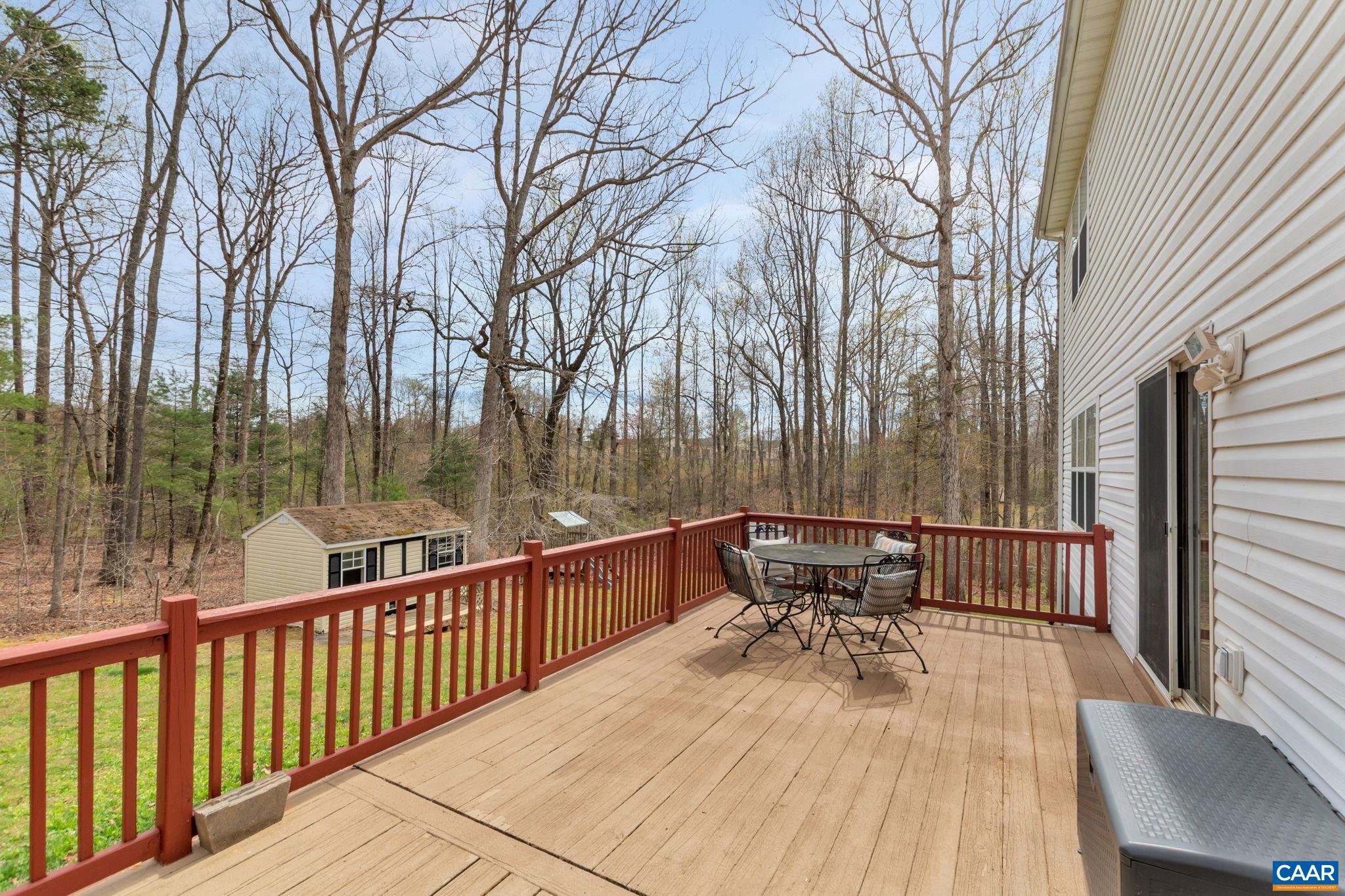 122 WIND RIDGE DR