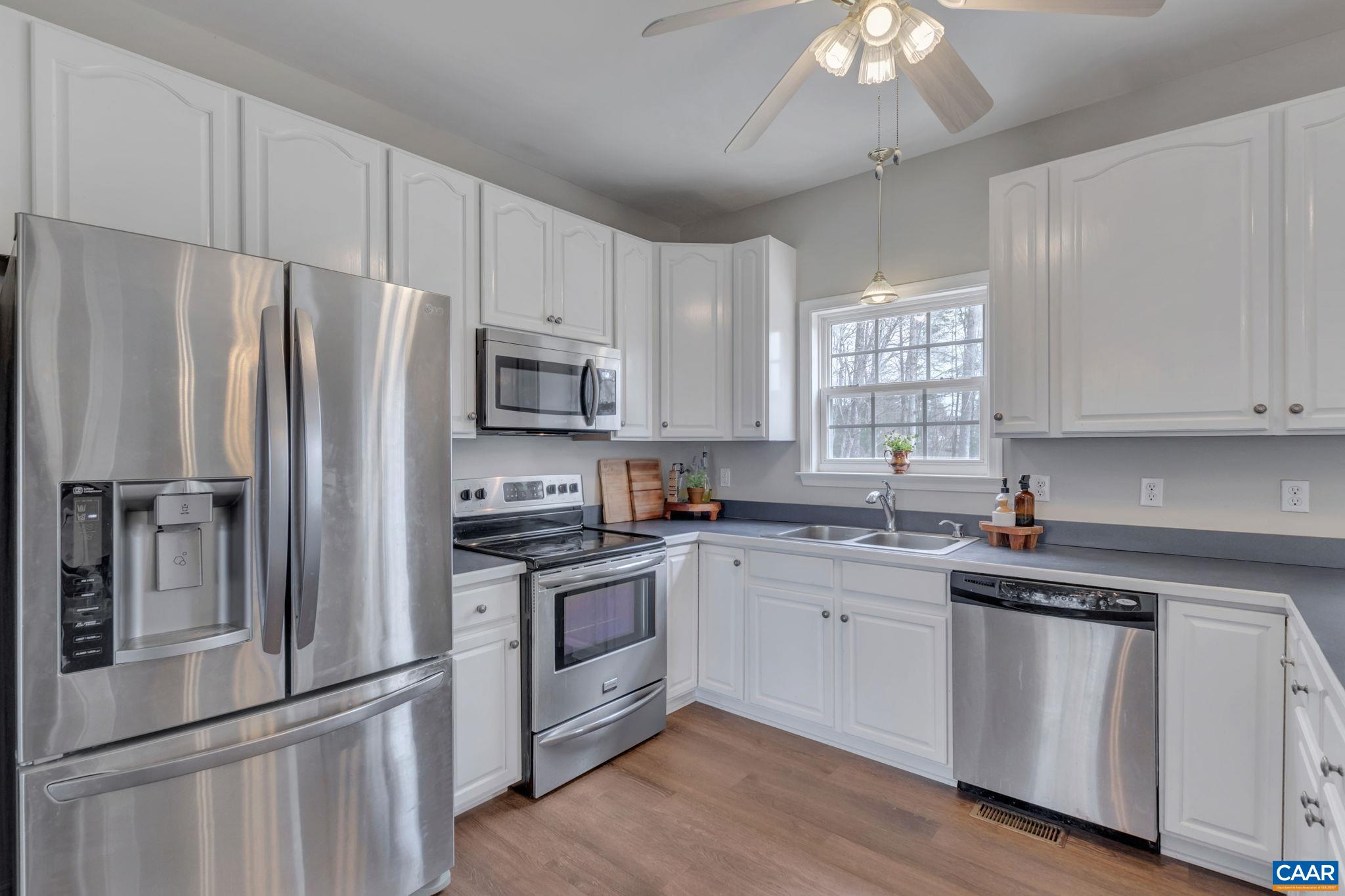 122 WIND RIDGE DR