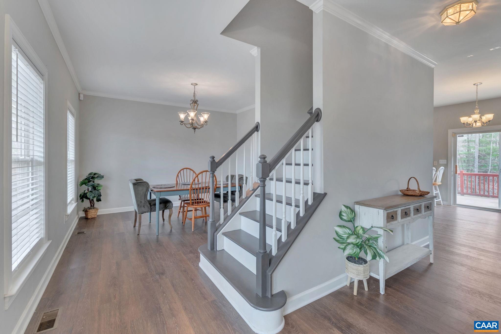 122 WIND RIDGE DR
