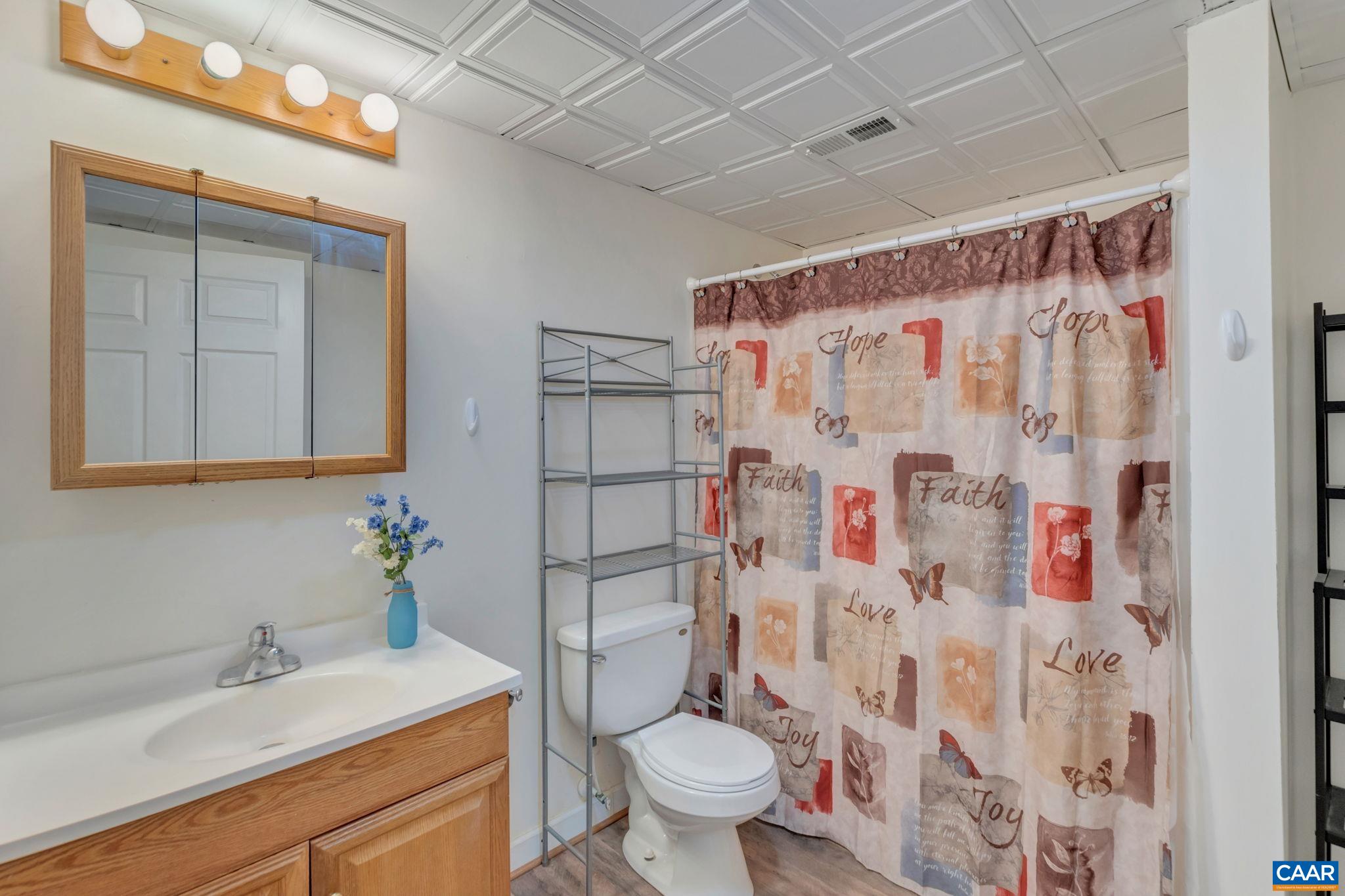 122 WIND RIDGE DR