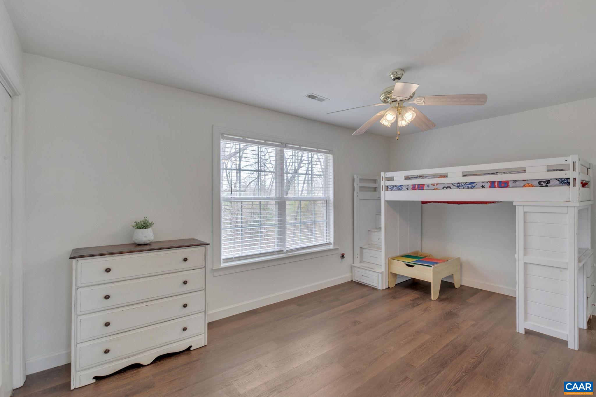 122 WIND RIDGE DR
