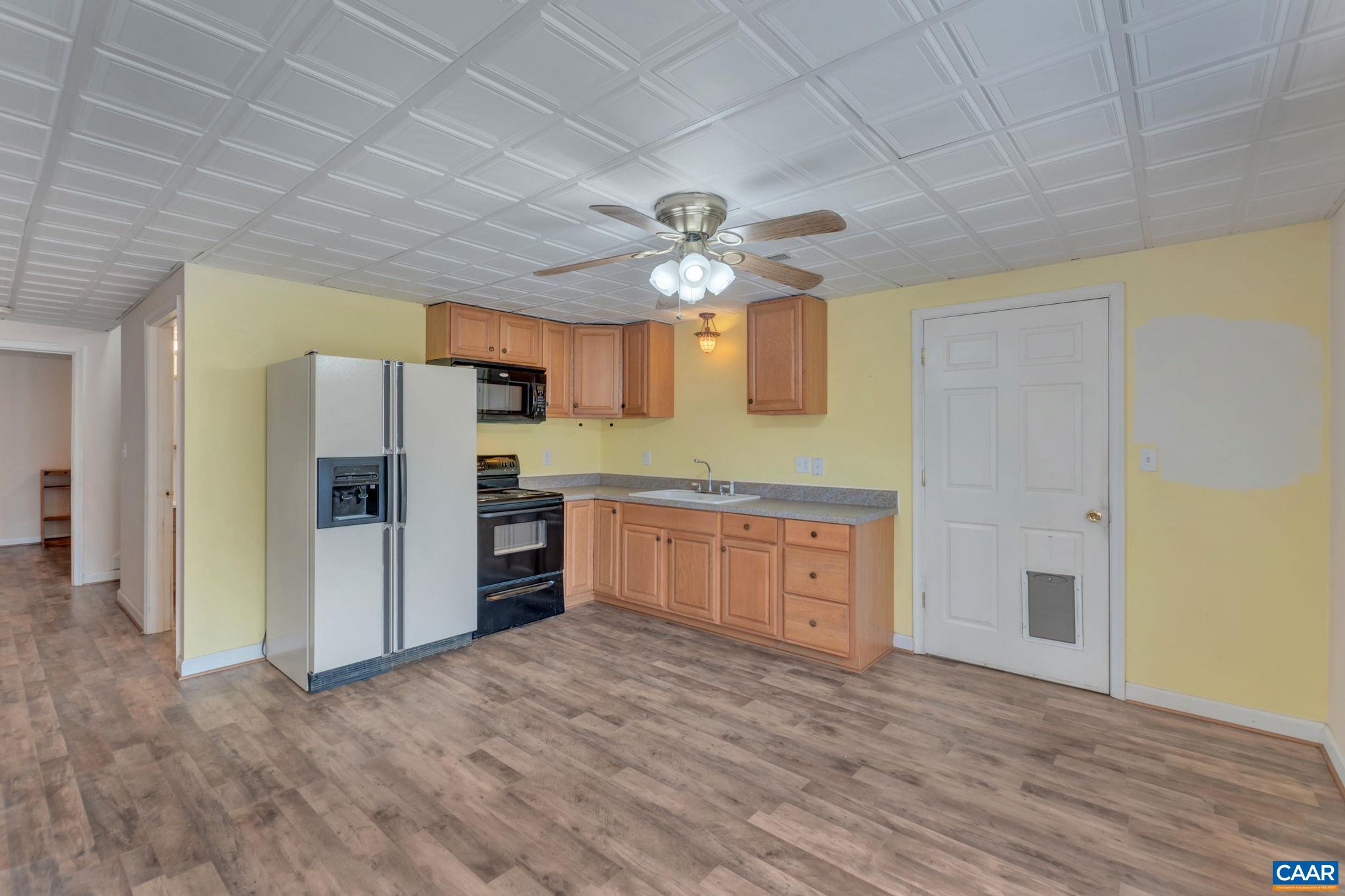 122 WIND RIDGE DR