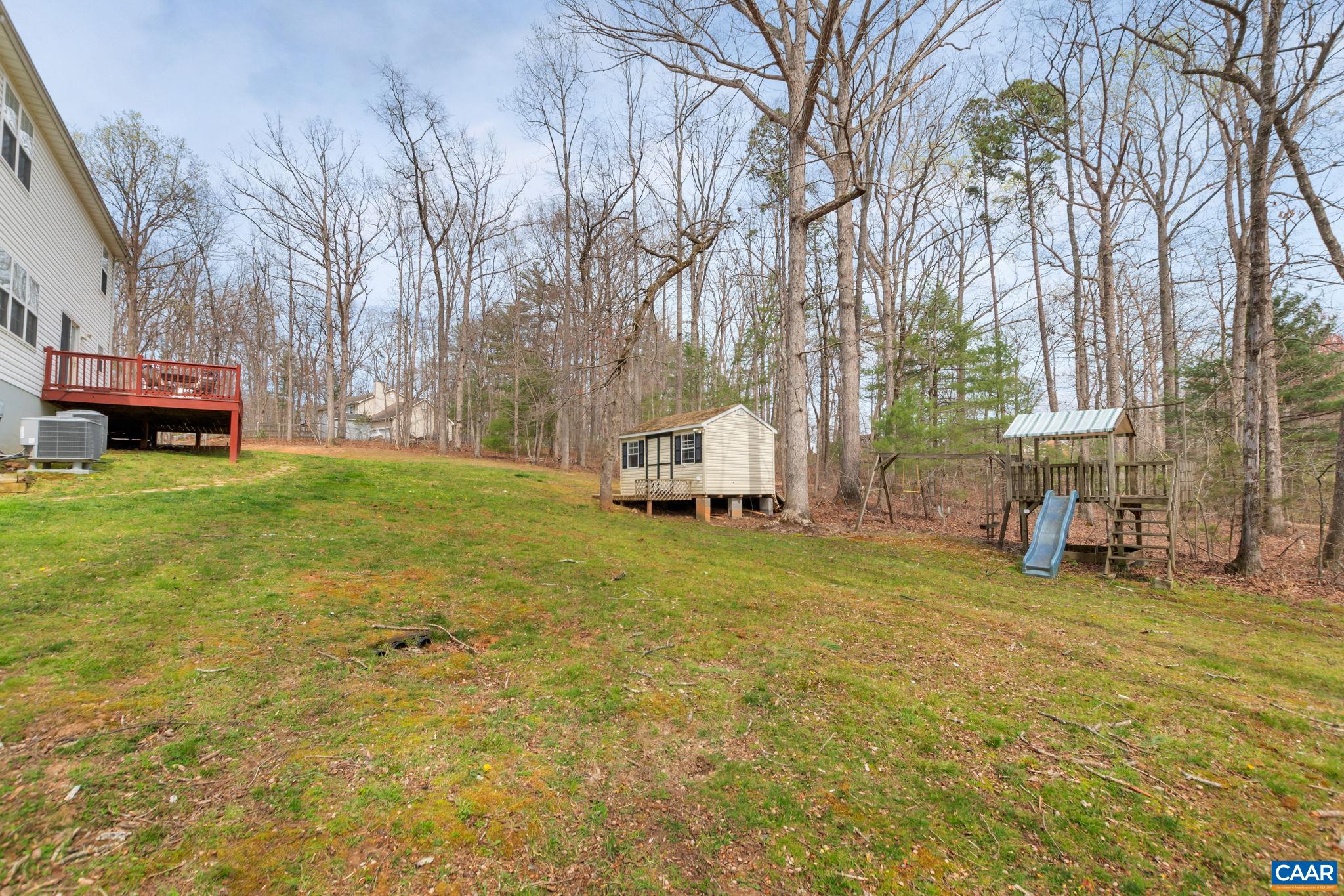 122 WIND RIDGE DR