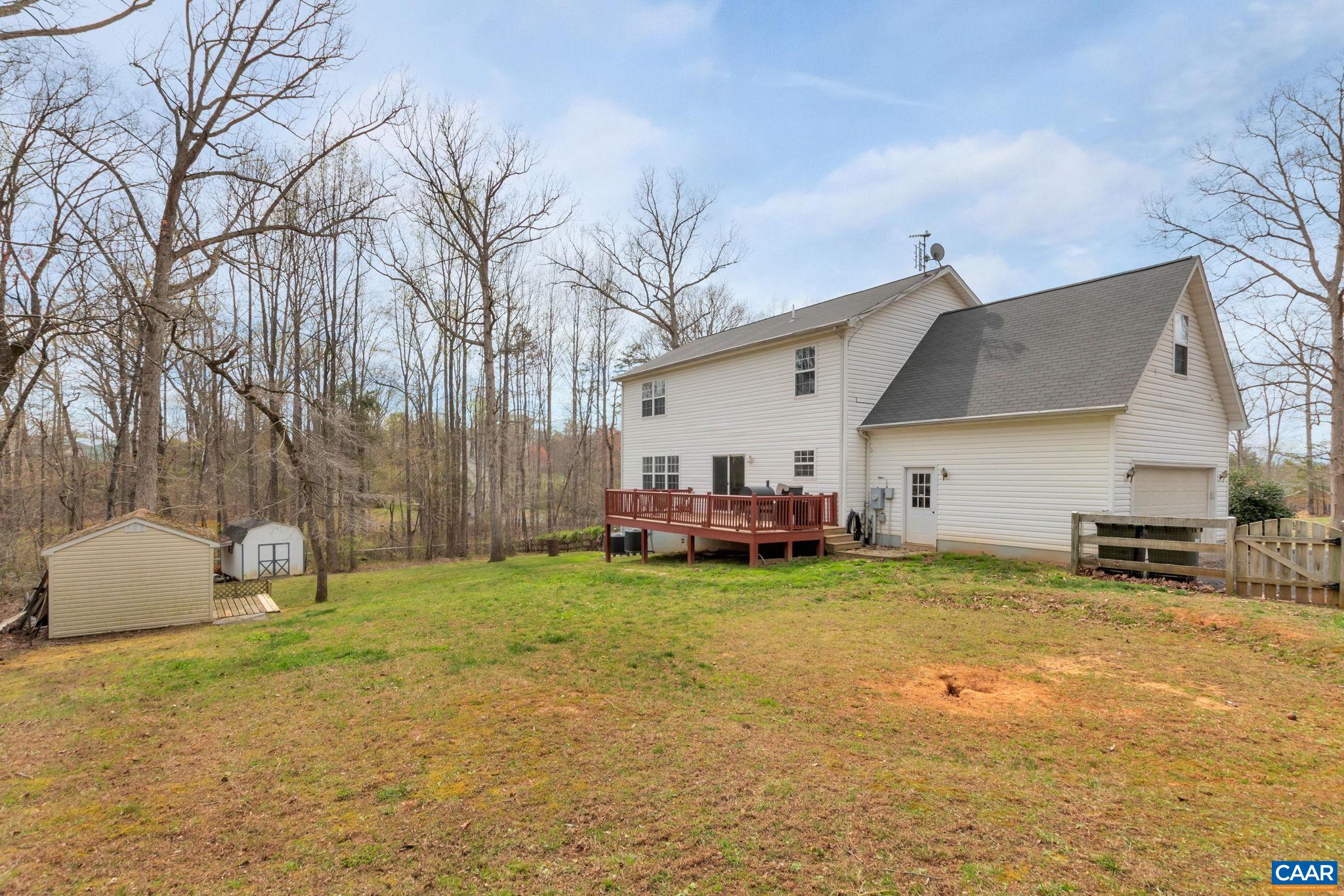 122 WIND RIDGE DR