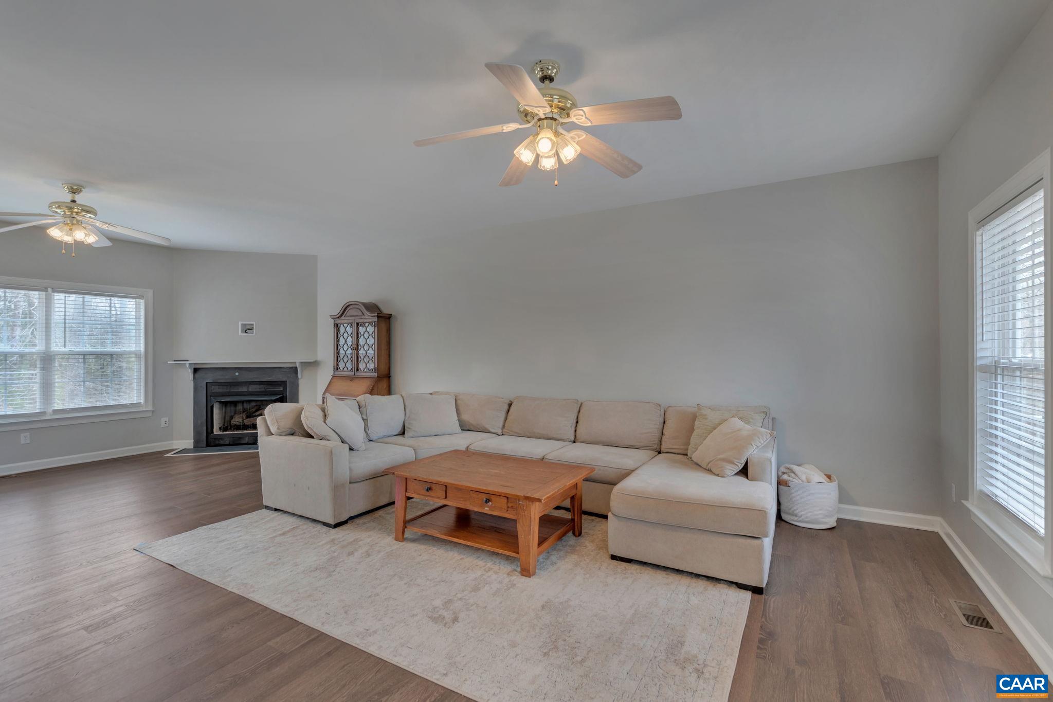 122 WIND RIDGE DR