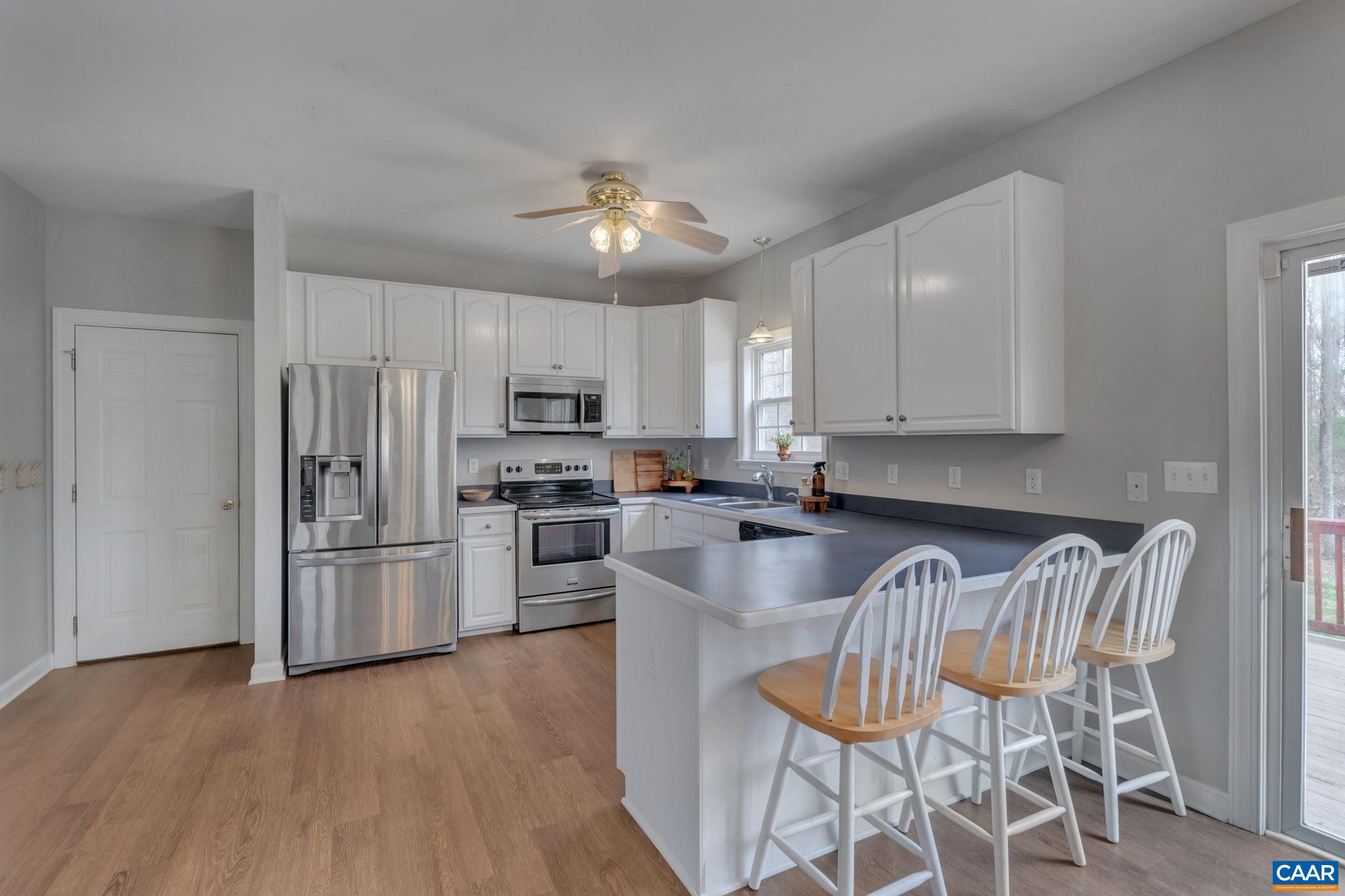 122 WIND RIDGE DR