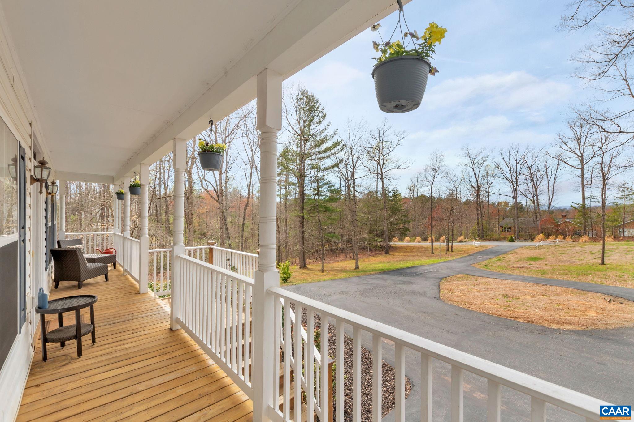 122 WIND RIDGE DR